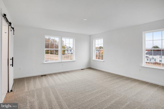 2000 DIVOT DR, Culpeper, VA 22701