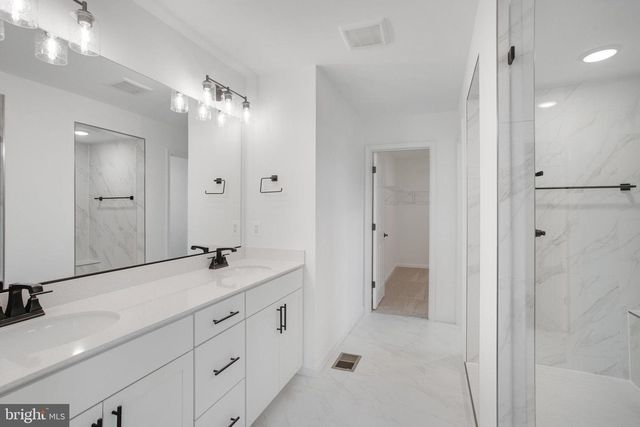 2000 DIVOT DR, Culpeper, VA 22701