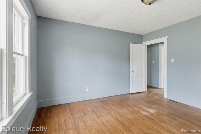 1325 Oak Street, Port Huron, MI 48060
