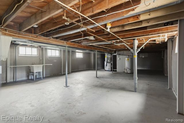 1325 Oak Street, Port Huron, MI 48060