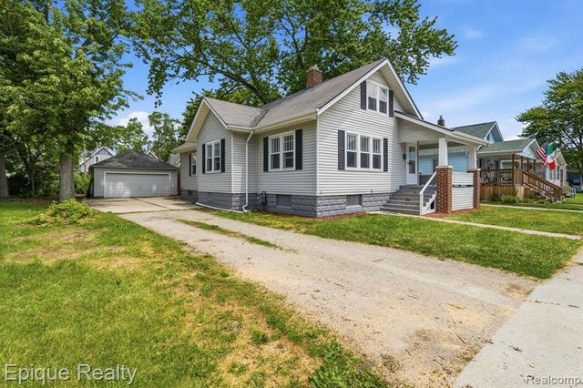 1325 Oak Street, Port Huron, MI 48060