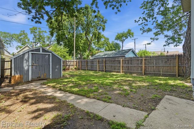 1325 Oak Street, Port Huron, MI 48060