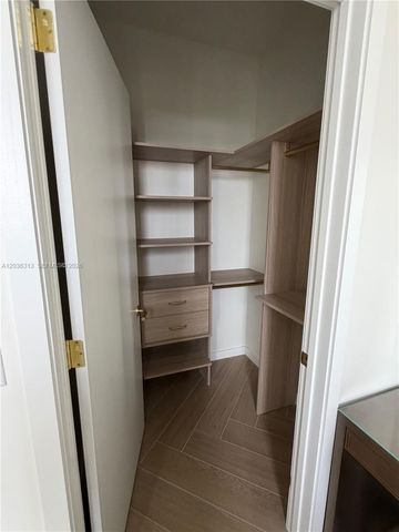 2700 NW 2nd Av 822, Miami, FL 33127