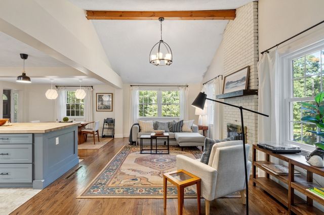 108 Kristin Dr Ext, Chelmsford, MA 01824