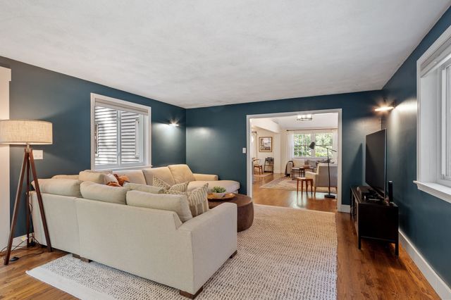 108 Kristin Dr Ext, Chelmsford, MA 01824