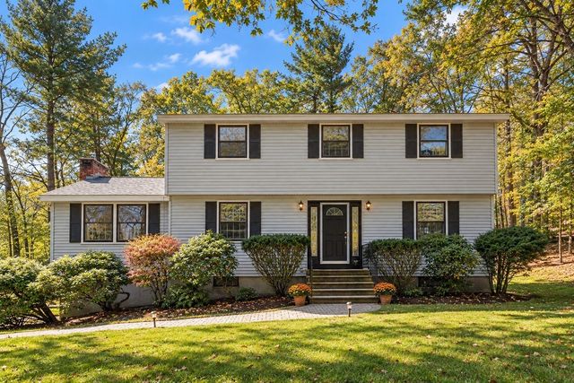 108 Kristin Dr Ext, Chelmsford, MA 01824