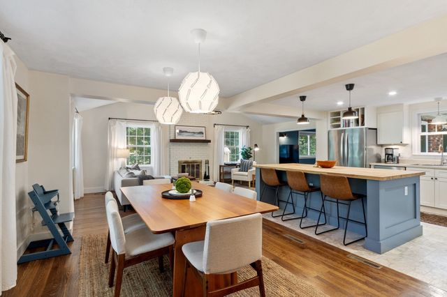 108 Kristin Dr Ext, Chelmsford, MA 01824