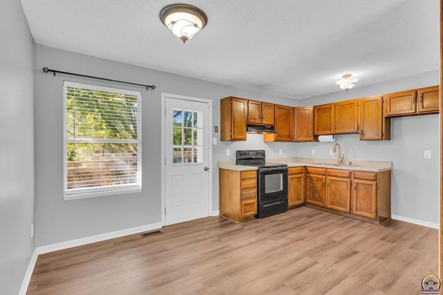 540 N Milton ST, Auburn, KS 66402