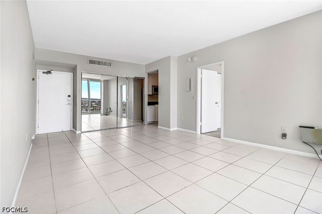 140 Seaview CT 1504S, Marco Island, FL 34145