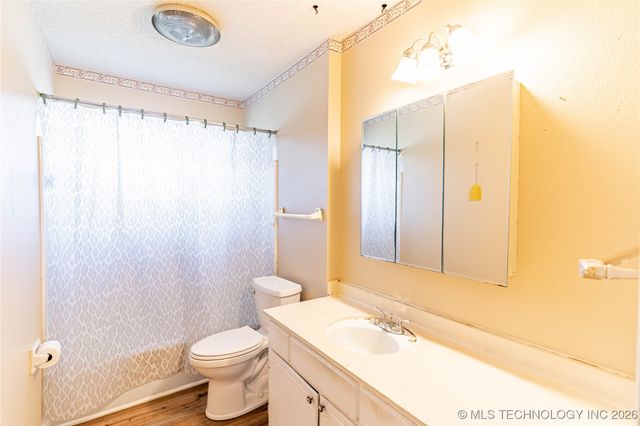 2422 S Independence Street, Sapulpa, OK 74066