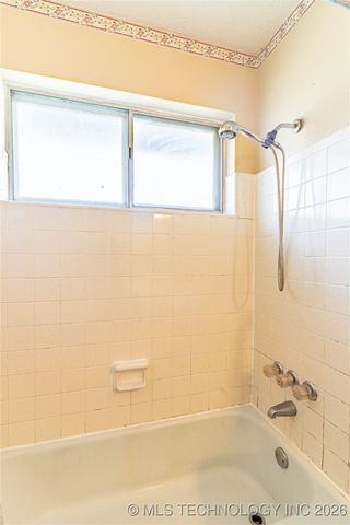 2422 S Independence Street, Sapulpa, OK 74066