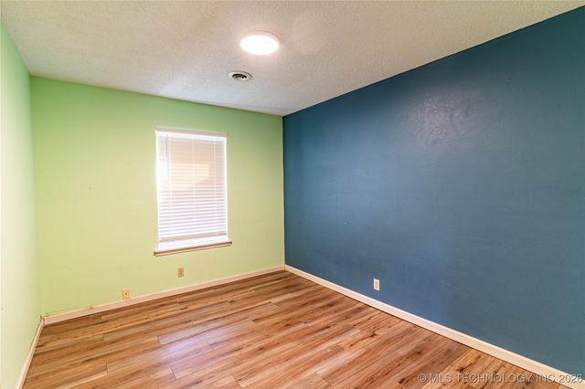 2422 S Independence Street, Sapulpa, OK 74066