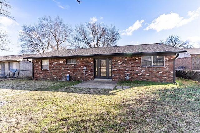 2422 S Independence Street, Sapulpa, OK 74066