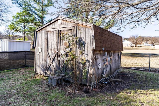 2422 S Independence Street, Sapulpa, OK 74066