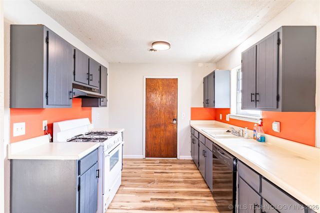 2422 S Independence Street, Sapulpa, OK 74066