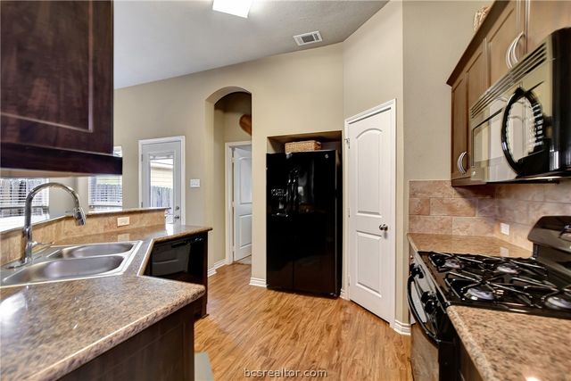 259 Fieldstone Place, College Station, TX 77845