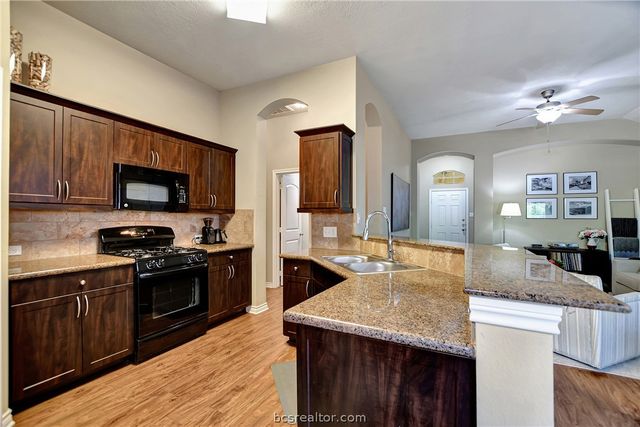 259 Fieldstone Place, College Station, TX 77845