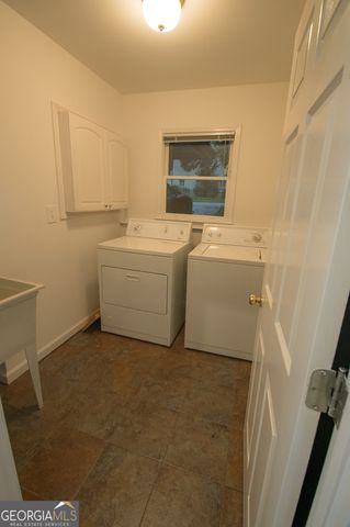 376 Cochran Drive NW, Atlanta, GA 30327