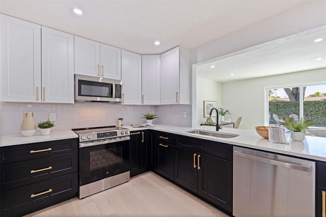 6550 20TH STREET S, St Petersburg, FL 33712