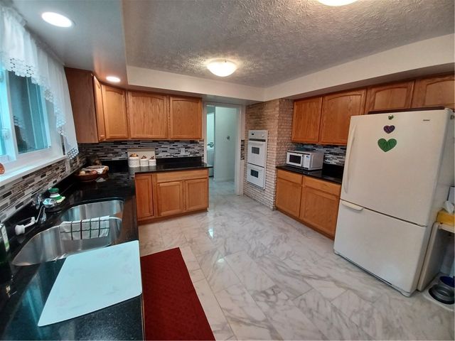 790 Pinnacle Road, Henrietta, NY 14534