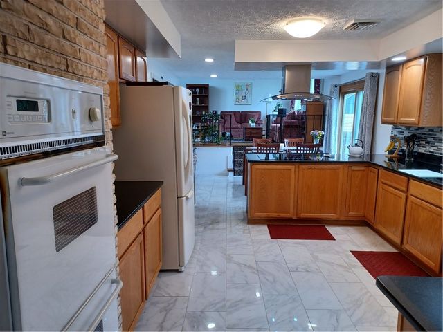790 Pinnacle Road, Henrietta, NY 14534