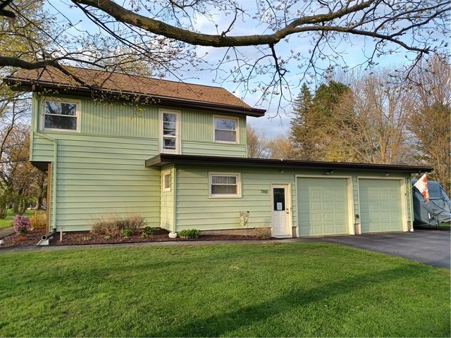 790 Pinnacle Road, Henrietta, NY 14534