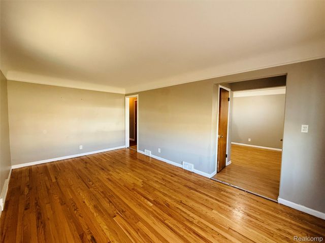 18258 Curtain Avenue, Eastpointe, MI 48021