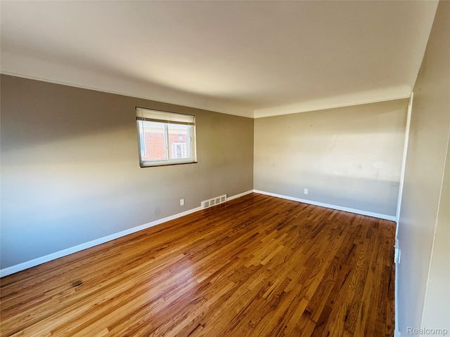 18258 Curtain Avenue, Eastpointe, MI 48021