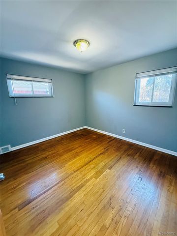 18258 Curtain Avenue, Eastpointe, MI 48021