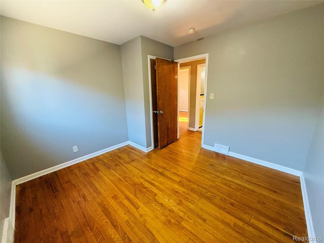 18258 Curtain Avenue, Eastpointe, MI 48021