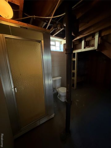 18258 Curtain Avenue, Eastpointe, MI 48021