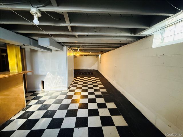 18258 Curtain Avenue, Eastpointe, MI 48021