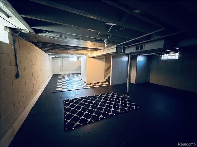 18258 Curtain Avenue, Eastpointe, MI 48021