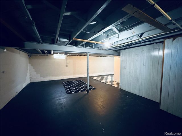 18258 Curtain Avenue, Eastpointe, MI 48021