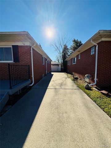 18258 Curtain Avenue, Eastpointe, MI 48021