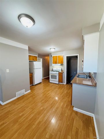 18258 Curtain Avenue, Eastpointe, MI 48021