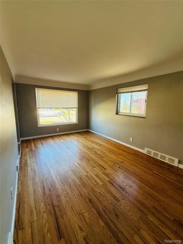 18258 Curtain Avenue, Eastpointe, MI 48021