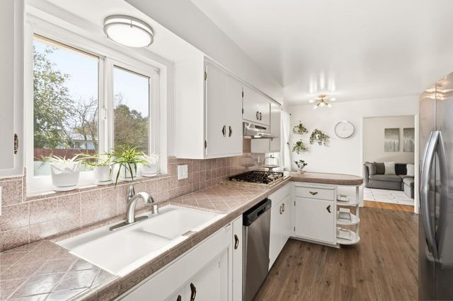 6700 Mercedes Ave, Citrus Heights, CA 95621