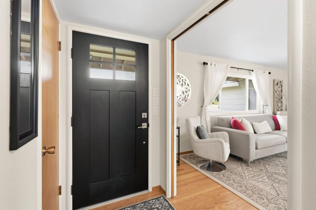 6700 Mercedes Ave, Citrus Heights, CA 95621