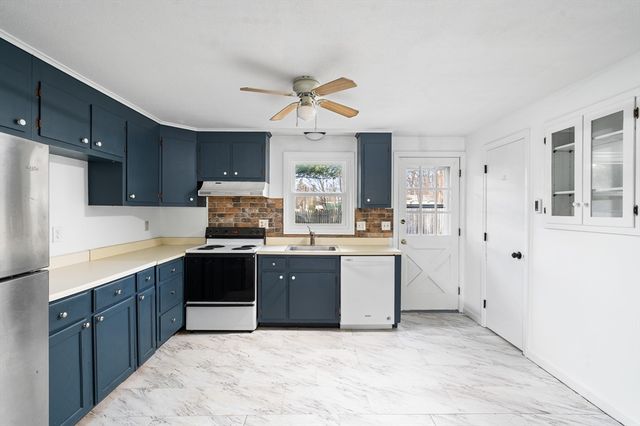 41 South St 11, Easthampton, MA 01027