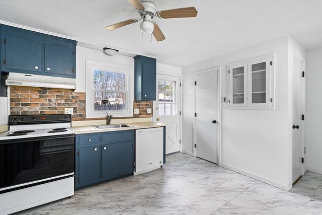 41 South St 11, Easthampton, MA 01027