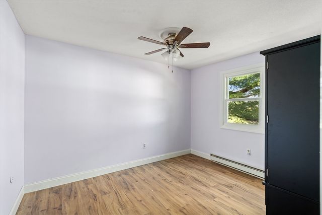 41 South St 11, Easthampton, MA 01027