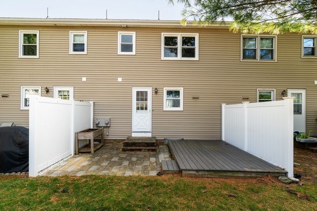 41 South St 11, Easthampton, MA 01027