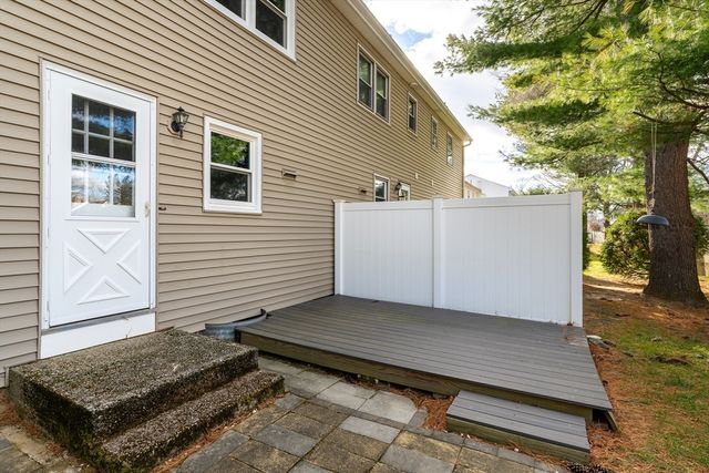 41 South St 11, Easthampton, MA 01027