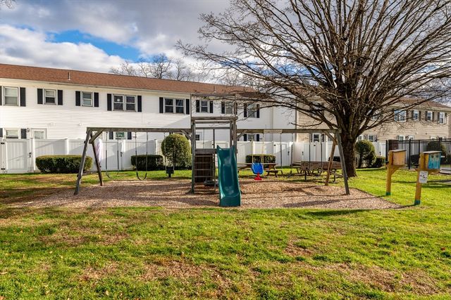 41 South St 11, Easthampton, MA 01027