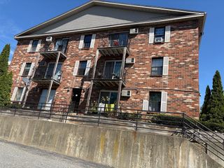 10 Hemans 9, Worcester, MA 01605