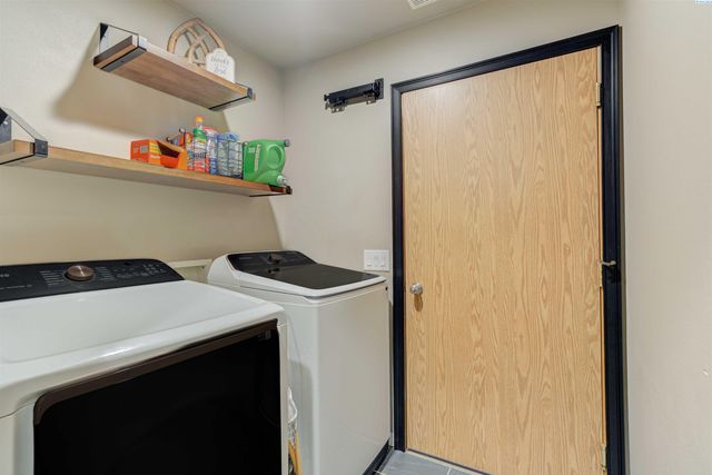 4516 Saguaro Dr, Pasco, WA 99301