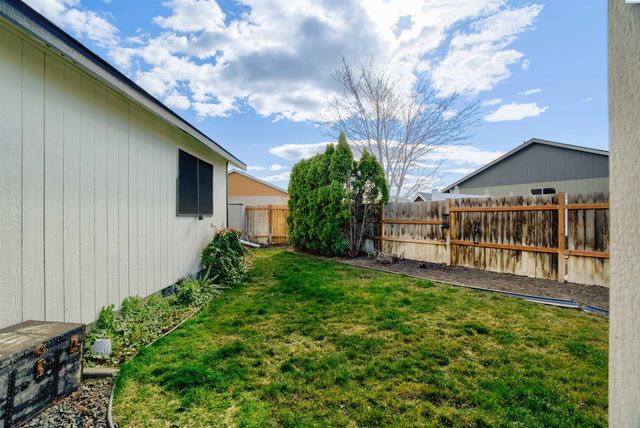 4516 Saguaro Dr, Pasco, WA 99301