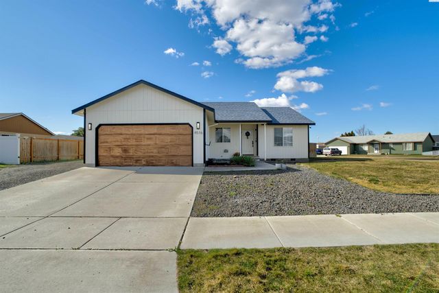 4516 Saguaro Dr, Pasco, WA 99301