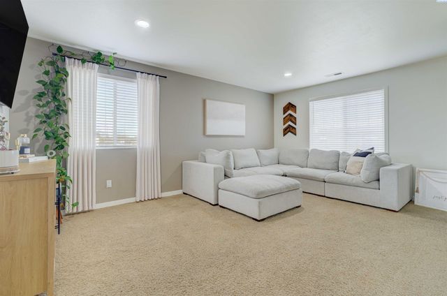 4516 Saguaro Dr, Pasco, WA 99301